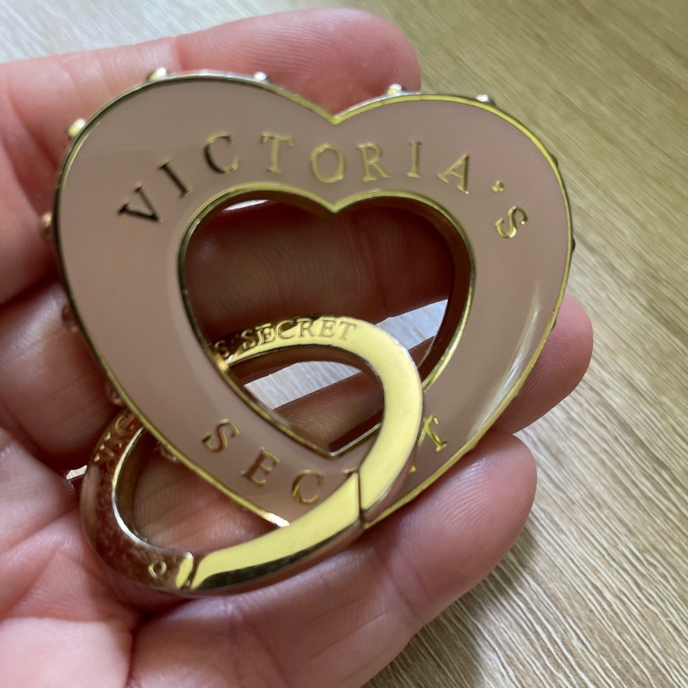 Beautiful Baby pink Victoria’s Secret Enamel Key chain in Gold